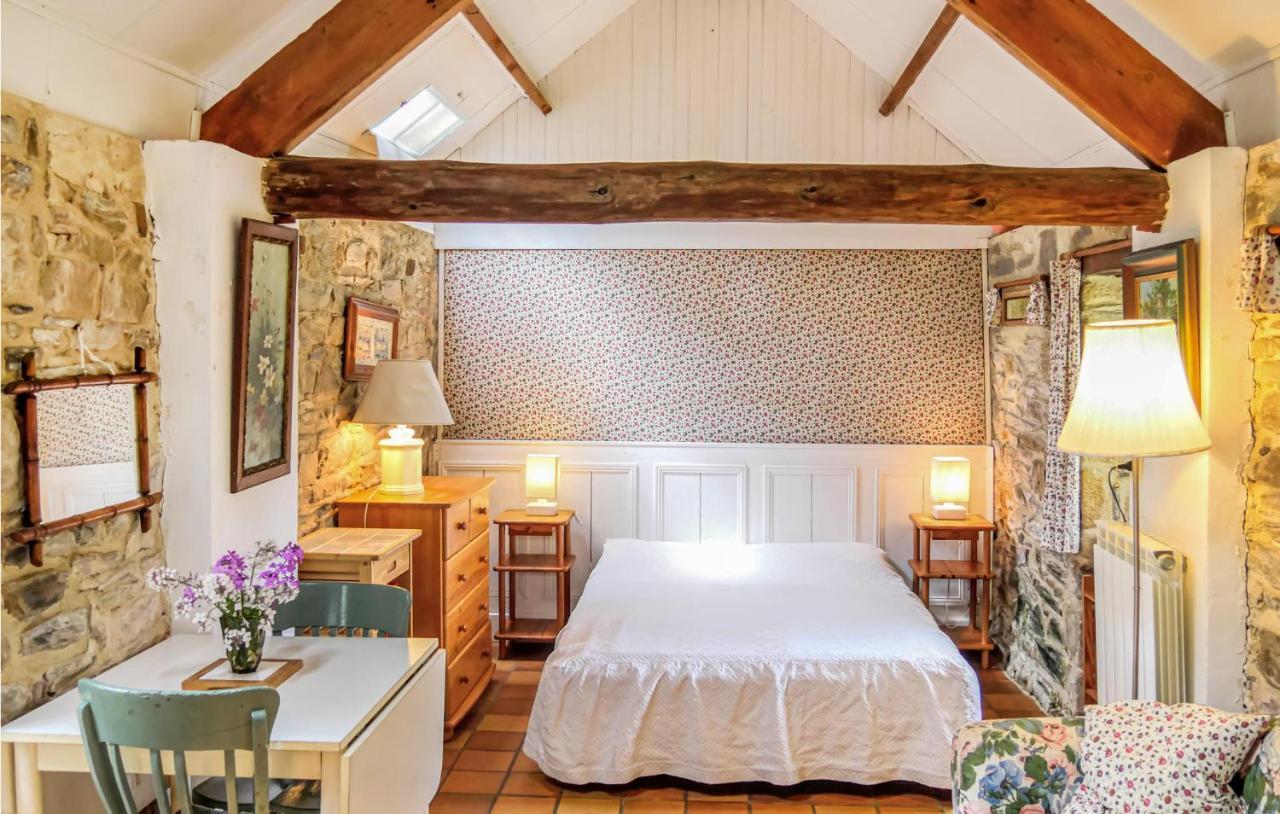Stunning Home In Quettehou With Wifi Eksteriør billede