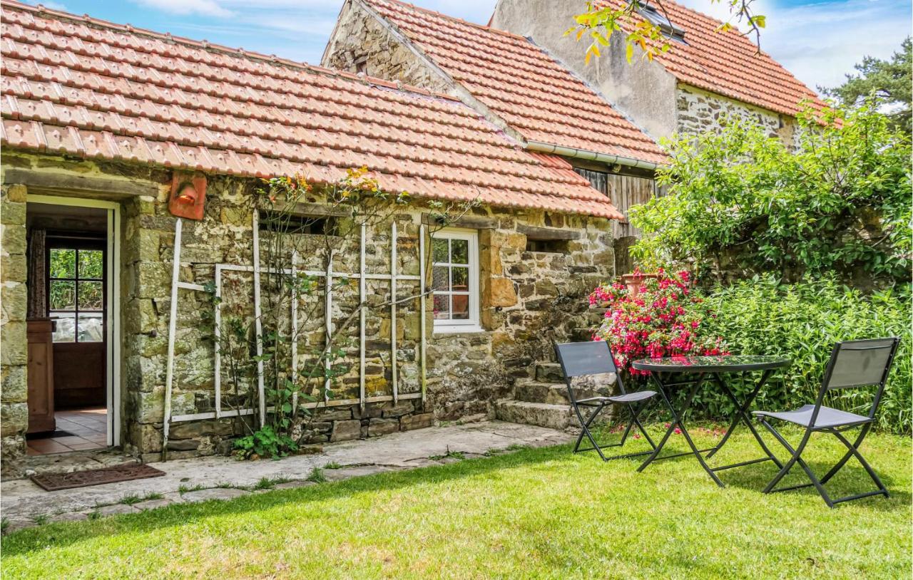 Stunning Home In Quettehou With Wifi Eksteriør billede