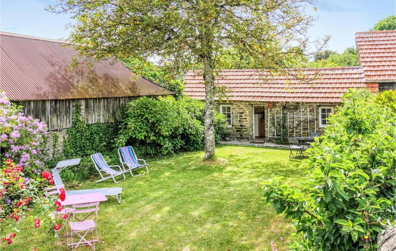 Stunning Home In Quettehou With Wifi Eksteriør billede