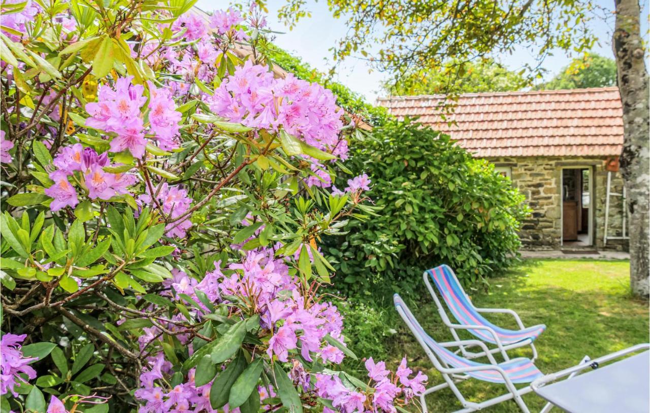 Stunning Home In Quettehou With Wifi Eksteriør billede
